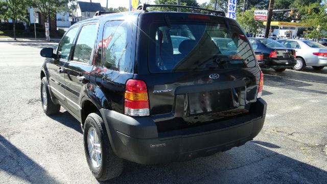 Ford Escape 2005 photo 1