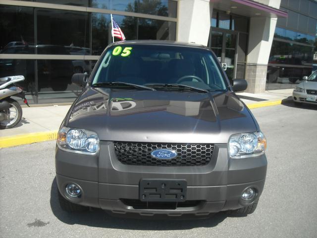 Ford Escape 2005 photo 1