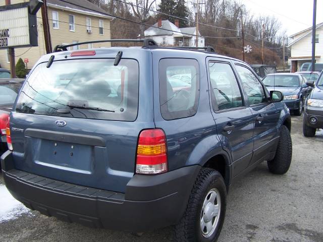 Ford Escape 2005 photo 2
