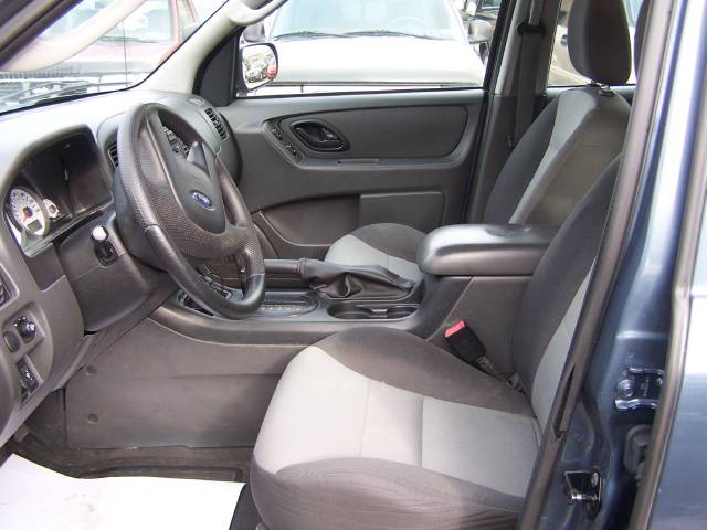 Ford Escape 2005 photo 3