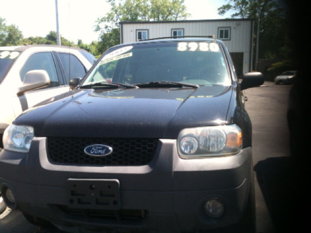Ford Escape 2005 photo 1