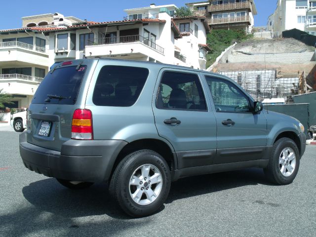 Ford Escape 2005 photo 2