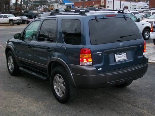 Ford Escape 2005 photo 2