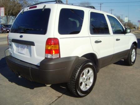 Ford Escape 2005 photo 1