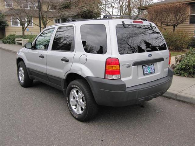 Ford Escape 2005 photo 1