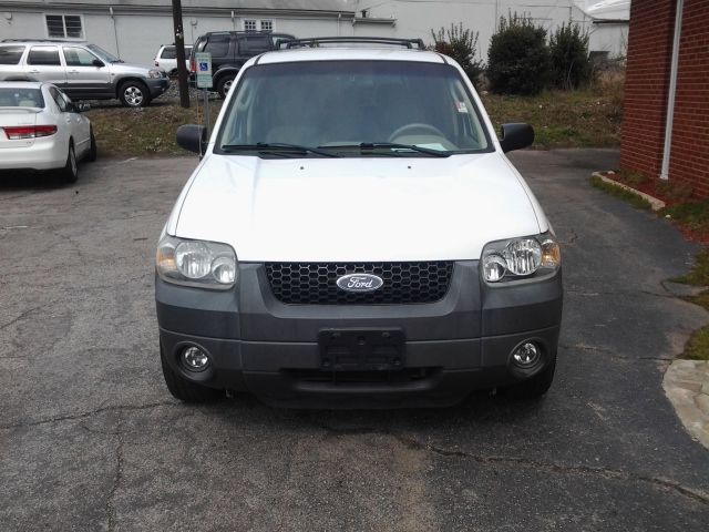 Ford Escape 2005 photo 2