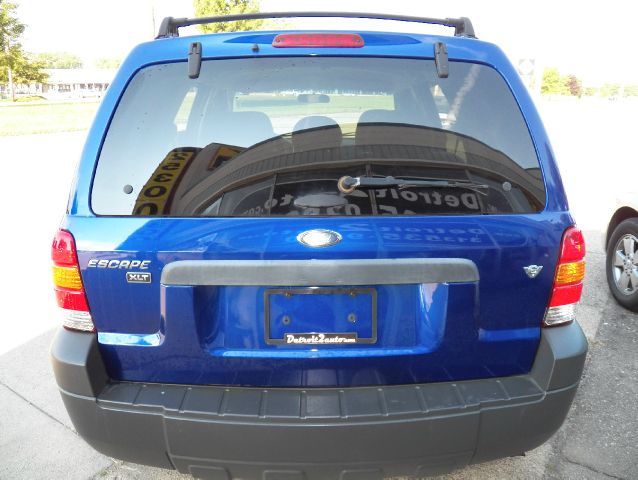Ford Escape 2005 photo 2