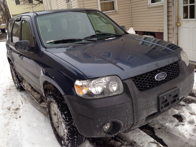 Ford Escape 2005 photo 1