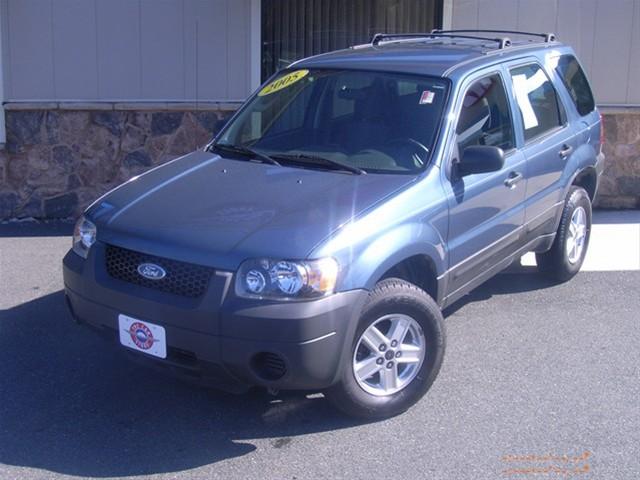 Ford Escape 2005 photo 1