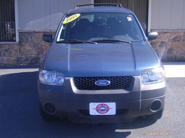 Ford Escape 2005 photo 2