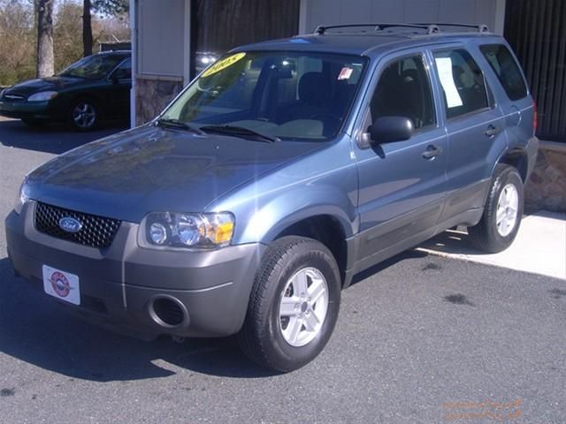 Ford Escape 2005 photo 3