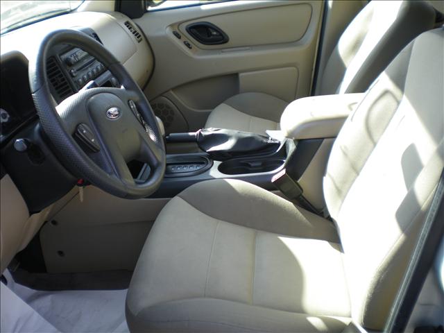 Ford Escape 2005 photo 1