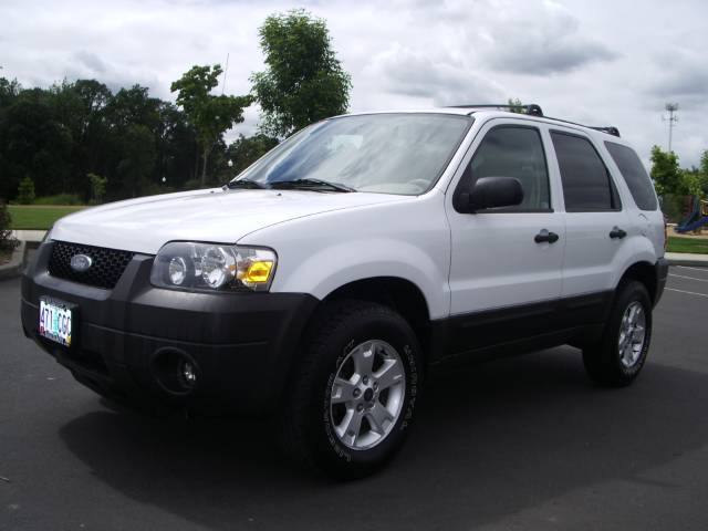 Ford Escape 2005 photo 1