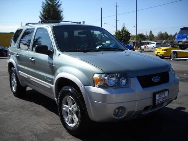 Ford Escape 1500 5dr Crew Cab 130 WB 4WD LS Unspecified