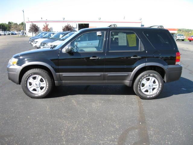 Ford Escape 2005 photo 1