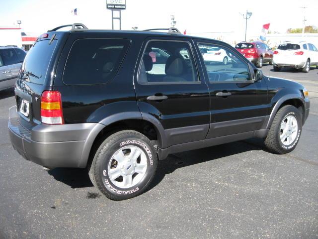 Ford Escape 2005 photo 2