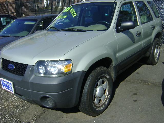 Ford Escape 2005 photo 1