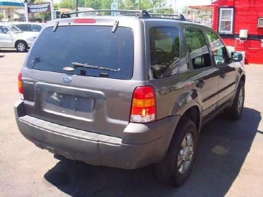 Ford Escape 2005 photo 2