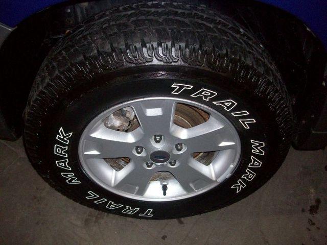 Ford Escape 2005 photo 2