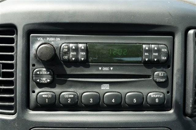 Ford Escape 2005 photo 20