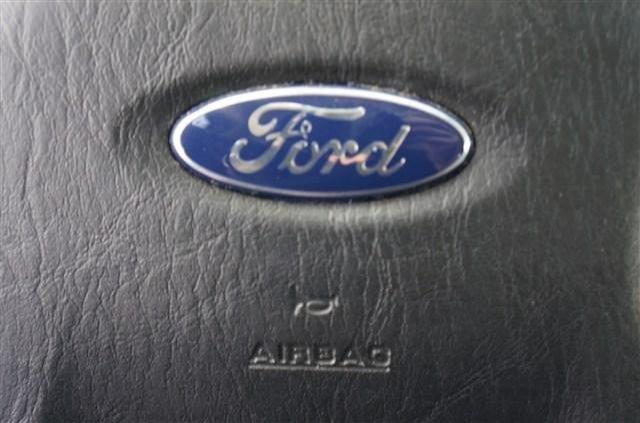 Ford Escape 2005 photo 36