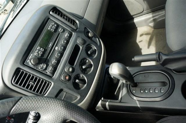 Ford Escape 2005 photo 37