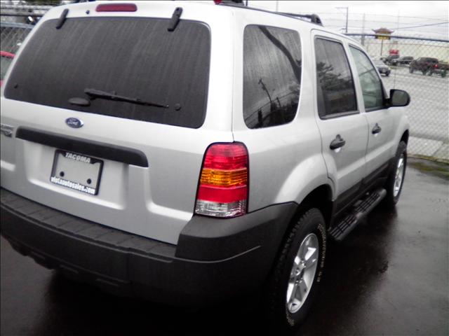 Ford Escape 2005 photo 1