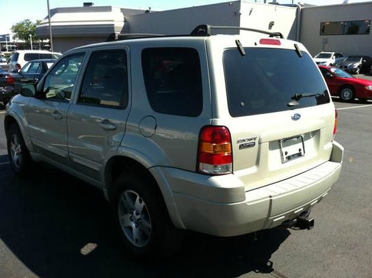 Ford Escape 2005 photo 1