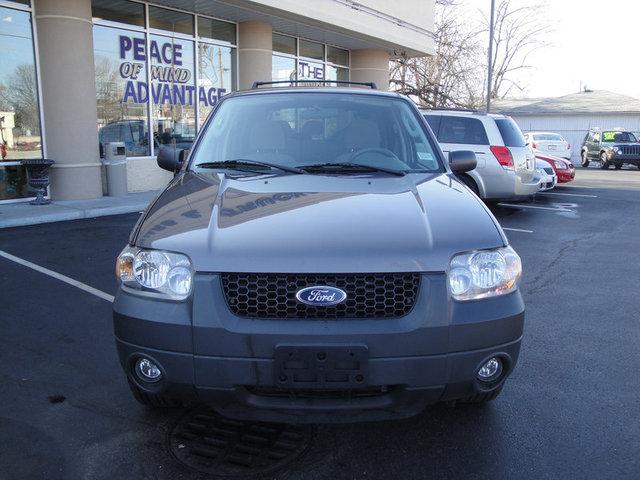 Ford Escape 2005 photo 1