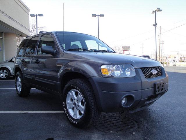 Ford Escape 2005 photo 2