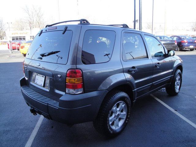 Ford Escape 2005 photo 3