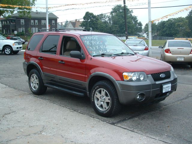 Ford Escape 2005 photo 2