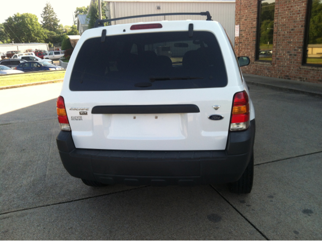 Ford Escape 2005 photo 1