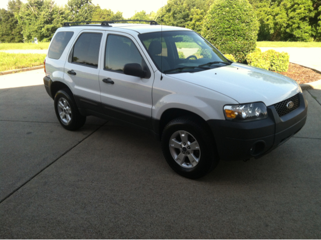 Ford Escape 2005 photo 3