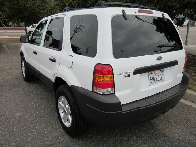 Ford Escape 2005 photo 1