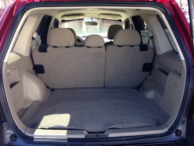 Ford Escape 2005 photo 1