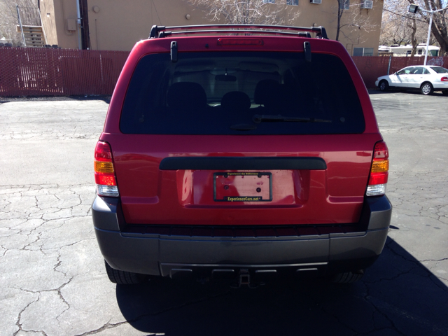 Ford Escape 2005 photo 2