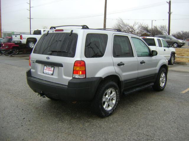 Ford Escape 2005 photo 1