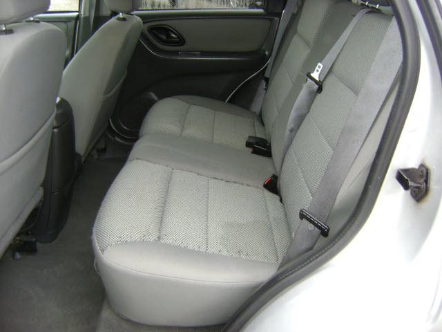 Ford Escape 2005 photo 2