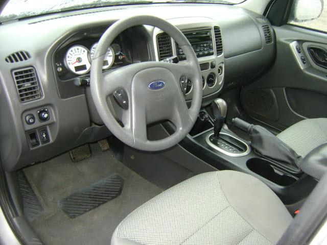 Ford Escape 2005 photo 3
