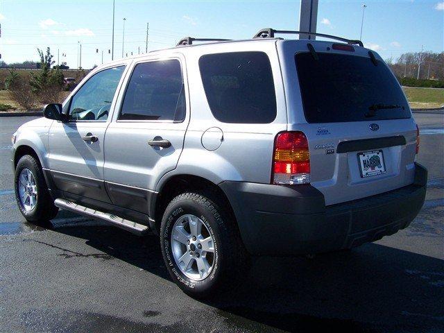 Ford Escape 2005 photo 2