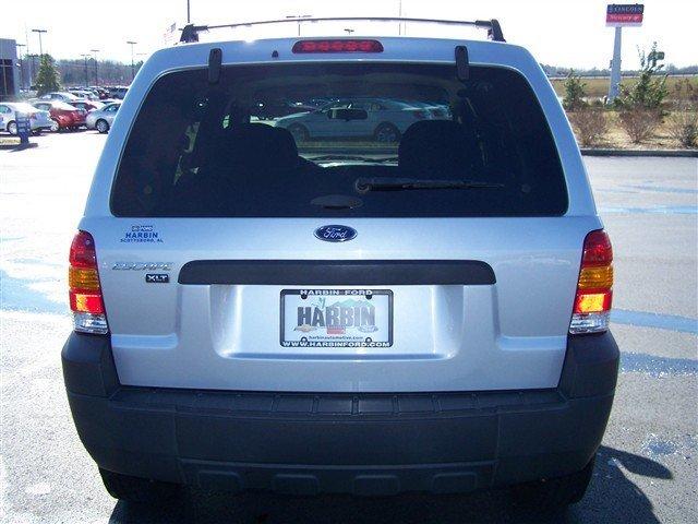 Ford Escape 2005 photo 3