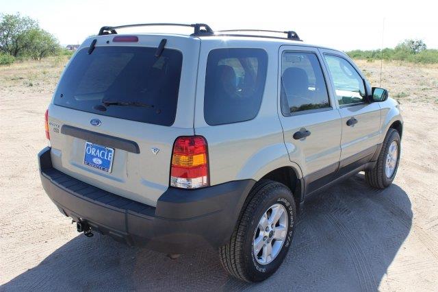 Ford Escape 2006 photo 11