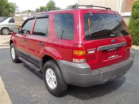 Ford Escape 2006 photo 2
