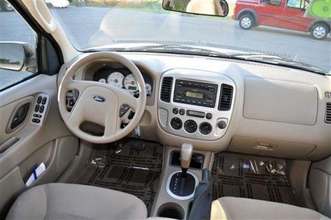 Ford Escape 2006 photo 2