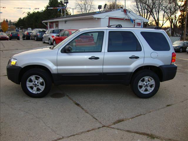Ford Escape 2006 photo 2