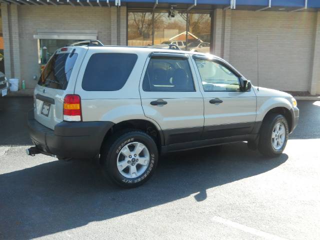 Ford Escape 2006 photo 1