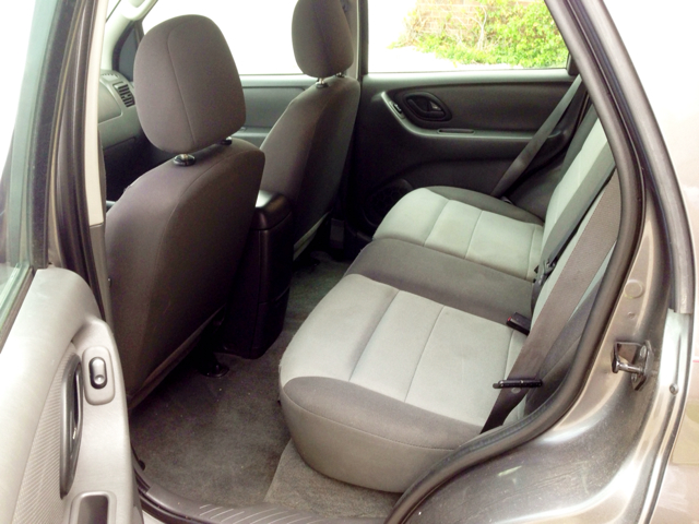 Ford Escape 2006 photo 2