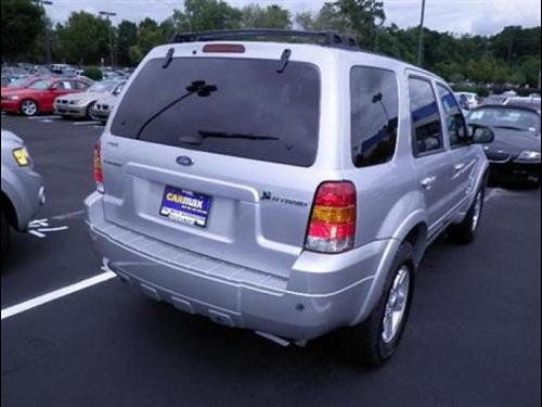 Ford Escape 2006 photo 2