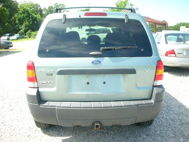 Ford Escape 2006 photo 2